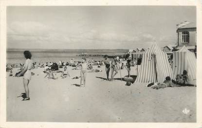 / CPSM FRANCE 29 "Tréboul, plage des sables blancs"