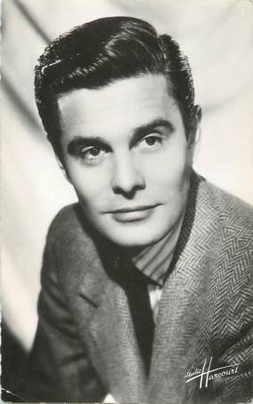 CPSM ARTISTE "Louis Jourdan"