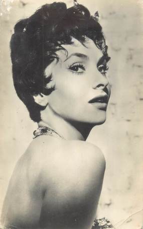 CPSM ARTISTE "Gina Lollobrigida"