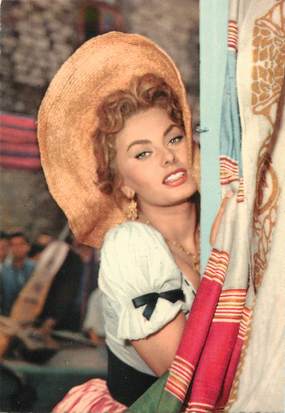 CPSM ARTISTE " Sophia Loren"