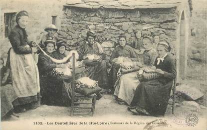 CPA FRANCE 43 "Les dentellières de la Haute Loire" / FOLKLORE