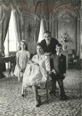 CPSM FAMILLE ROYALE " Monaco, Le Prince Rainier III, la Princesse Grace et leurs enfants"