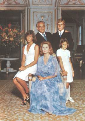 CPSM FAMILLE ROYALE " Monaco, Le Prince Rainier III, la Princesse Grace et leurs enfants"