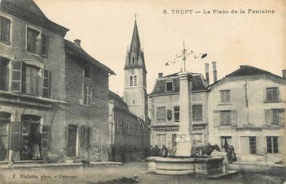CPA FRANCE 38 "Trept, La Place de la Fontaine"