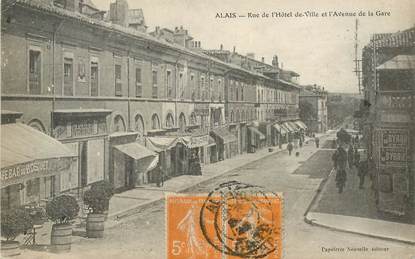 CPA FRANCE 30 "Alais, rue de l'Hotel de ville et l'avenue de la gare"