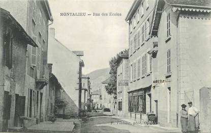 CPA FRANCE 38 "Montalieu, Rue des Ecoles"