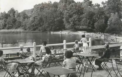 CPSM FRANCE 38 " Morestel, La plage de Roche et sa terrasse"