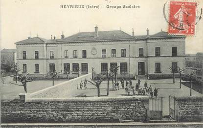 CPA FRANCE 38 " Heyrieux, Le groupe scolaire"