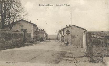 CPA FRANCE 38 " Diémoz, Entrée du village"