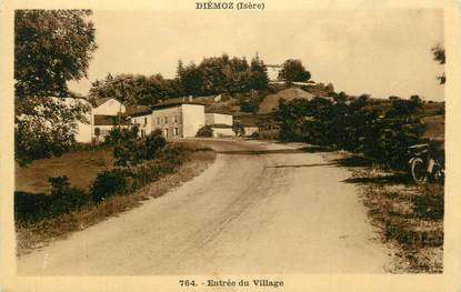 CPA FRANCE 38 " Diémoz, Entrée du village"