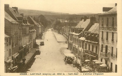 / CPA FRANCE 12 "Laguiole, l'avenue d'espalion"