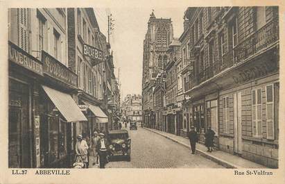 / CPA FRANCE 80 "Abbeville, rue Saint Vulfran"