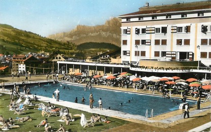 / CPSM FRANCE 74 "Megève, la résidence, la piscine"