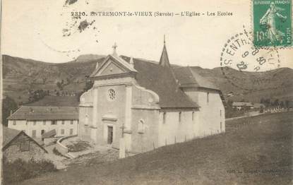 CPA FRANCE 73 " Entremont le Vieux, L'église, les écoles"