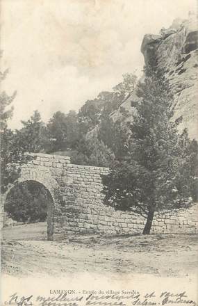 CPA FRANCE 13 " Lamanon, Entrée du Village Sarrazin"