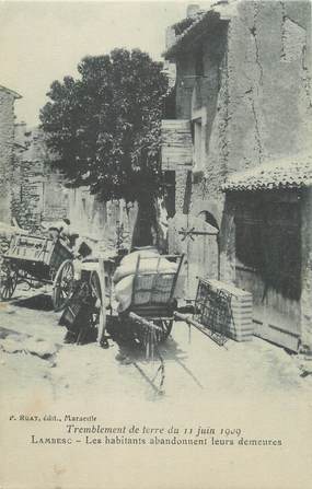 CPA FRANCE 13 " Lambesc, Les habitants quittant leurs demeures après le tremblement de terre du 11 juin 1909"