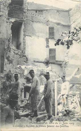 CPA FRANCE 13 " Lambesc, Soldats du Génie faisant des fouilles après le tremblement de terre du 11 juin 1909"