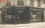 75 Pari CARTE PHOTO FRANCE 75009 "Paris, Vente et achat marchandises d'occasion, angle Bld Clichy et rue Pierre Haret" / ANTIQUAIRE