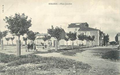 CPA FRANCE 13 " Miramas, Place Jourdan"