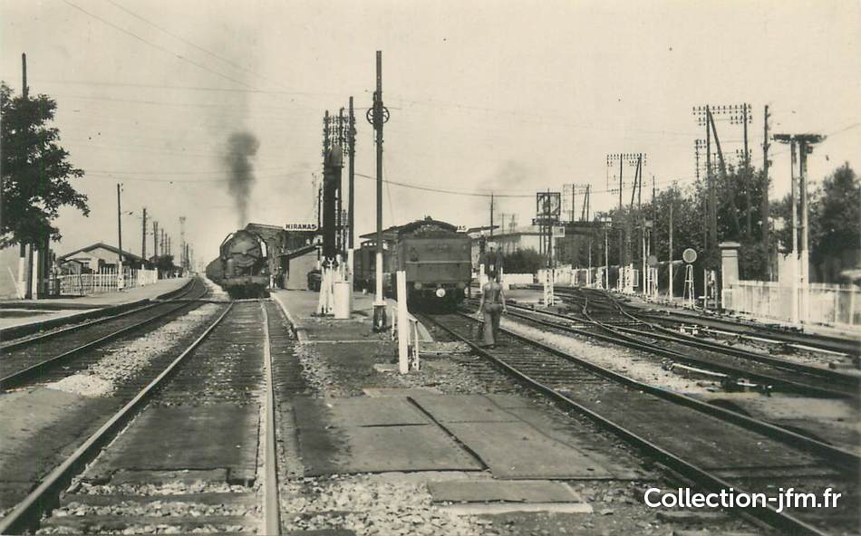 CPSM FRANCE 13 " Miramas, La gare " / TRAINS  13 bouches du rhone