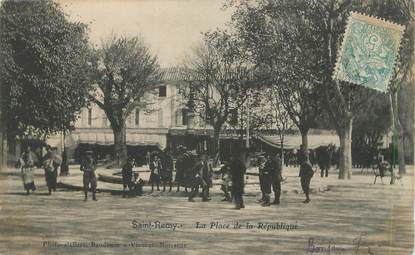 CPA FRANCE 13 " St Rémy de Provence, La Place de la République"