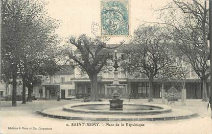 CPA FRANCE 13 " St Rémy de Provence, Place de la République"