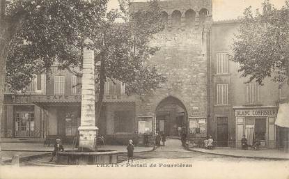 CPA FRANCE 13 " Trets, Portail de Pourrières"
