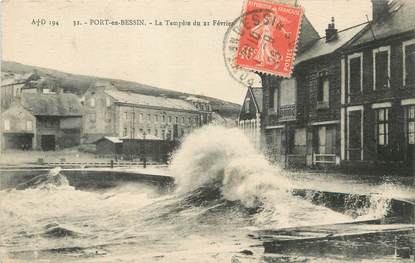 / CPA FRANCE 14 "Port en Bessin, la tempête du 21 février"