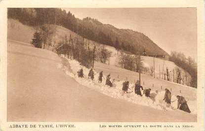 CPA FRANCE 73 " Tamié, l'Abbaye , Les moines ouvrant la route dans la neige"