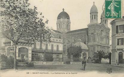 / CPA FRANCE 83 "Saint Raphaël, la cathédrale et le casino"