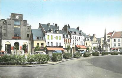 CPSM FRANCE 76 " Gournay en Bray, La Place Nationale et la Fontaine Monumentale" / SALLES DE CINEMA