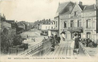 CPA FRANCE 76 " Montivilliers, La passerelle du chemin de fer et la Rue Thiers'"