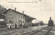 33 Gironde CPA FRANCE 33 " Cars - St Paul, La gare arrivée du train de Blaye"