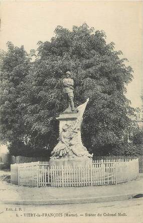CPA FRANCE 51 " Vitry le François, La Statue du Colonel Moll"