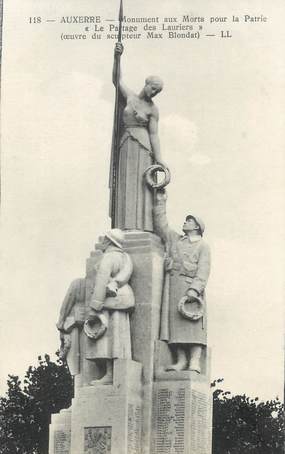 CPA FRANCE 89 "Auxerre, Le Monument aux morts"