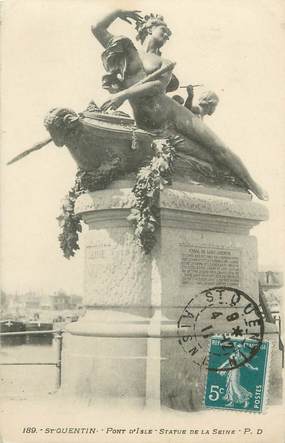 CPA FRANCE 02 " St Quentin, Pont d'Isle, Statue de la Seine"