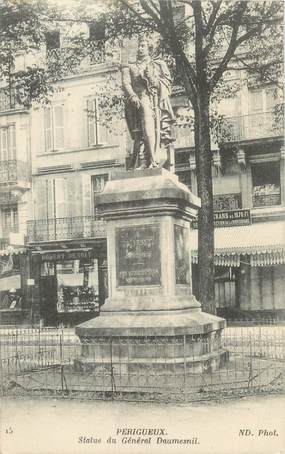 CPA FRANCE 24 " Périgueux, La Statue du Général Daumesnil"