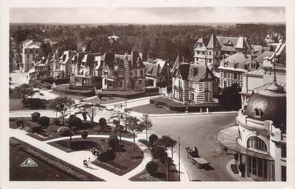 CPSM FRANCE 14 " Cabourg, Les Jardins du Casino et les villas"