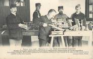 44 Loire Atlantique CPA FRANCE 44 " La Persagotière - Nantes, Soldats aveugles apprenant la brosserie à l'Hôpital de rééducation"