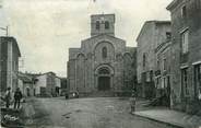 42 Loire CPA FRANCE 42 " Pouilly les Feurs, Place de l'église"