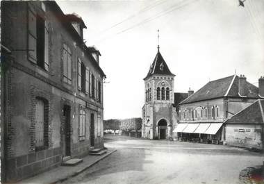 CPSM FRANCE 89 " St Aubin - Chateauneuf, La Place de l'Eglise"