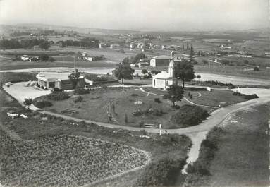 CPSM FRANCE 69 " Pommiers, La terrasse et la Chapelle de Buisante"