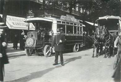 CPSM FRANCE 75 " Paris en 1900, La Circulation sur un Boulevard " / AUTOBUS