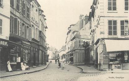 CPA FRANCE 60 " Compiègne, Une rue"