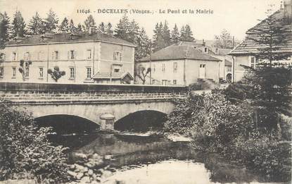 CPA FRANCE 88 " Docelles, Le pont et la Mairie"