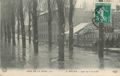 CPA FRANCE 77 " Melun, Crue de la Seine en 1910 quai de la Courtille"