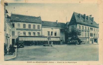 CPA FRANCE 38 " Pont de Beauvoisin, Place de la République"