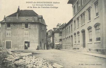 CPA FRANCE 38 " Pont de Beauvoisin, Le Groupe Scolaire et la Rue de l'Ancien Collège"