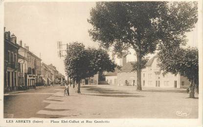 CPA FRANCE 38 " Les Abrets, Place Eloi Culhet et Rue Gambetta"