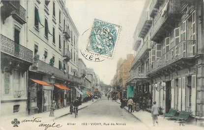 / CPA FRANCE 03 "Vichy, rue de Nîmes"